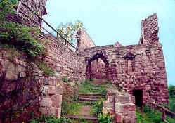 vstup na hrad z park�n�