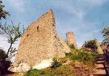 �eln� �t�tov� hradba mezi hrady