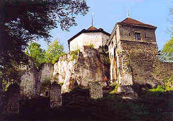 br�na, bergfrit, zbytek mostu