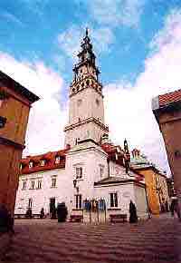 nejvyšší věž v Polsku, v popředí královský dům