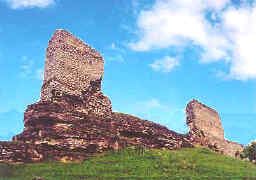 zbytek kurtiny (hradby)