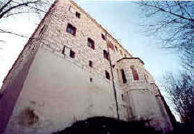 severní stěna bývalého hradu
