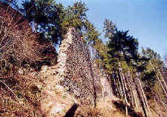 pohled na park�novou hradbu od potoka