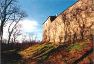 z�padn� strana tvrze a p��kop