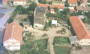 leteck� pohled na are�l tvrze - zap�j�eno majitelem